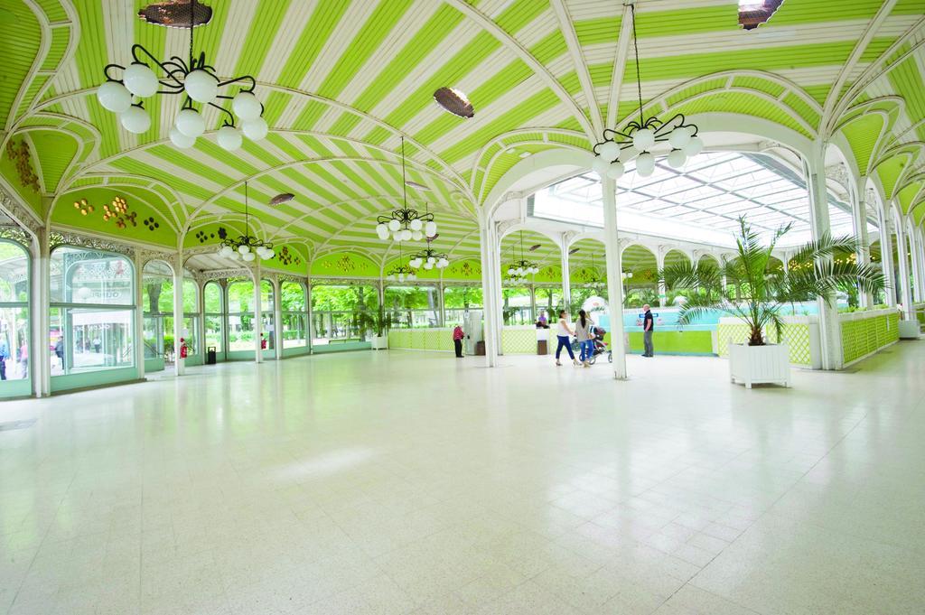 Hotel Des Thermes Les Domes Vichy Eksteriør billede