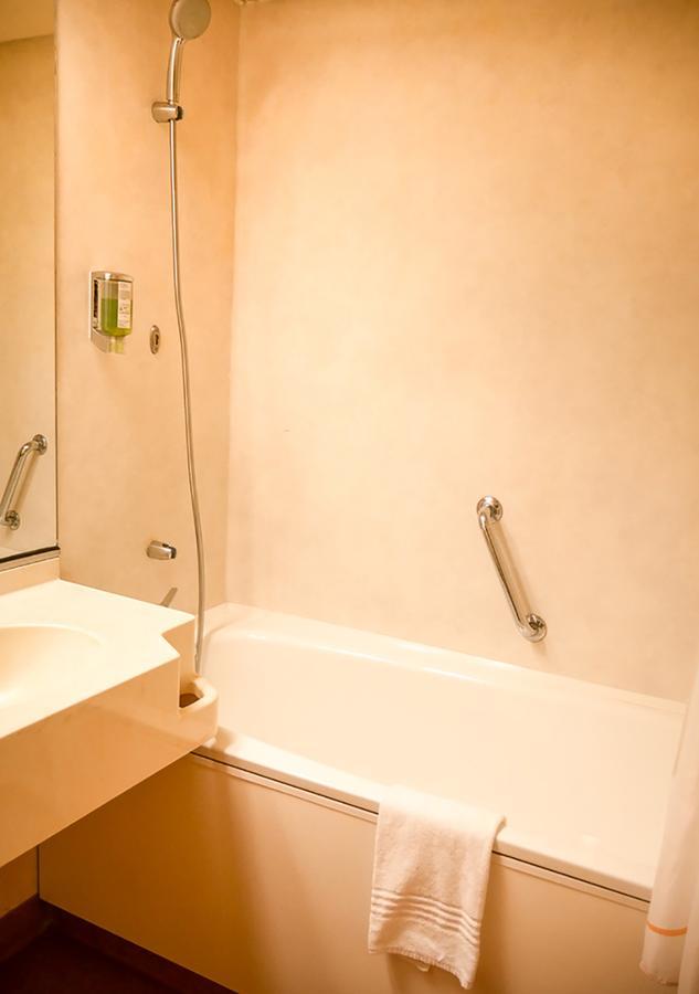 Hotel Des Thermes Les Domes Vichy Eksteriør billede