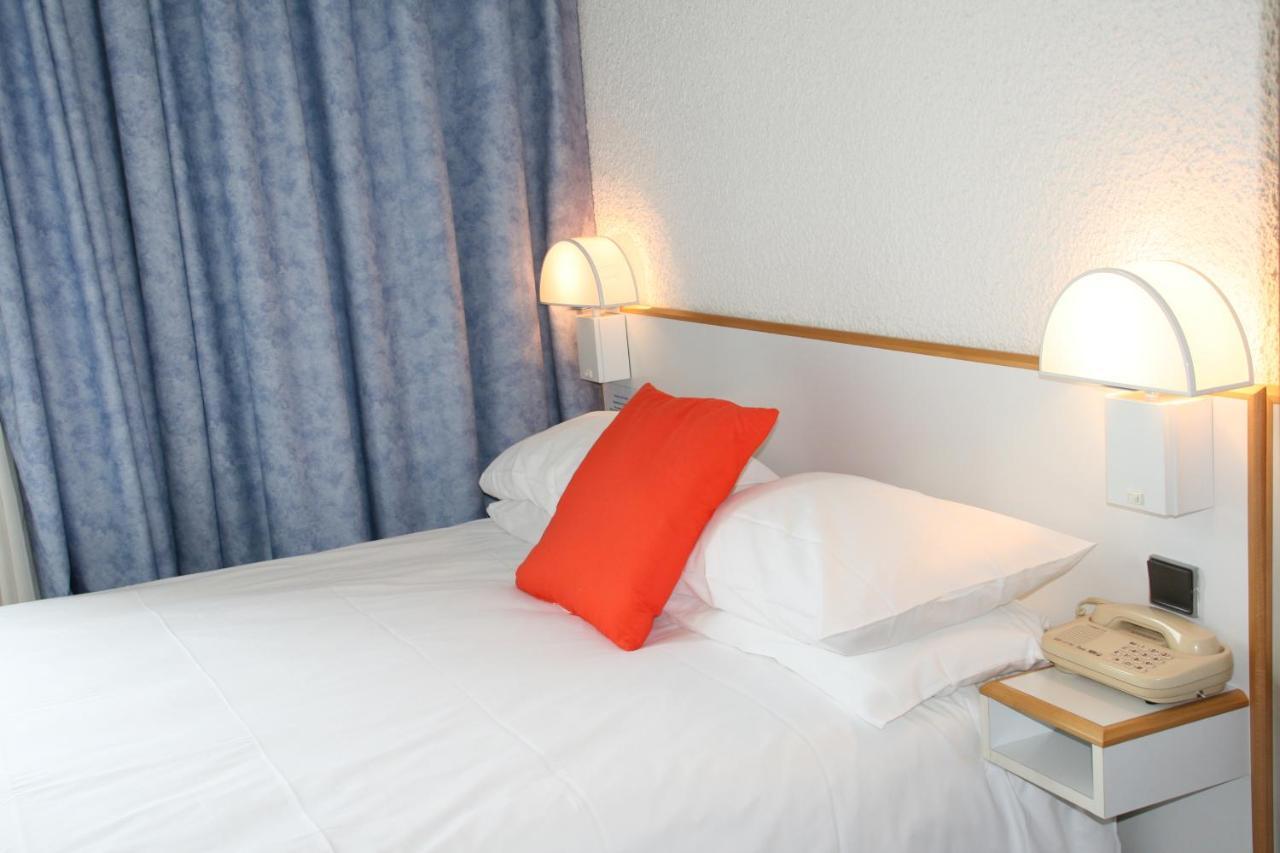 Hotel Des Thermes Les Domes Vichy Eksteriør billede